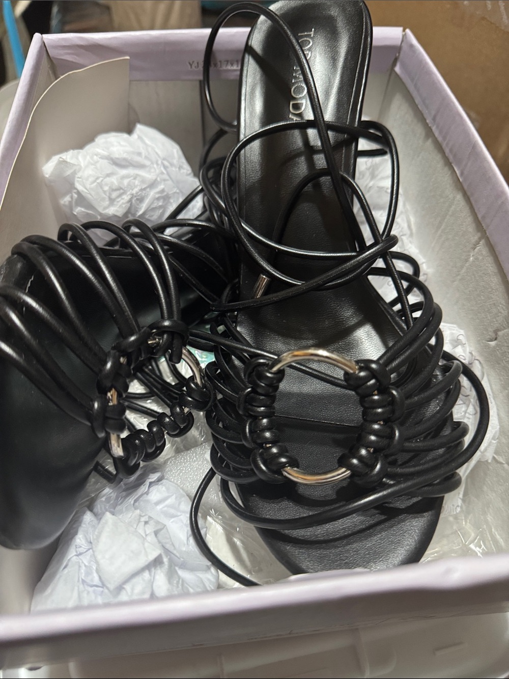 TOP Moda Black Strappy Ring Heel Sandals